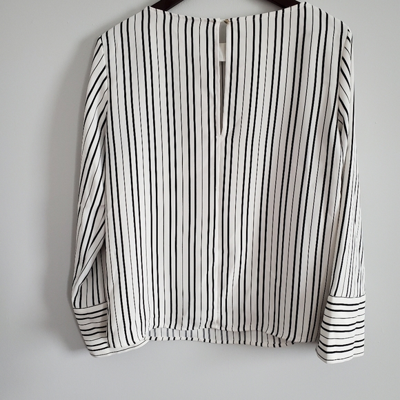H&M Blouse - Picture 2 of 3